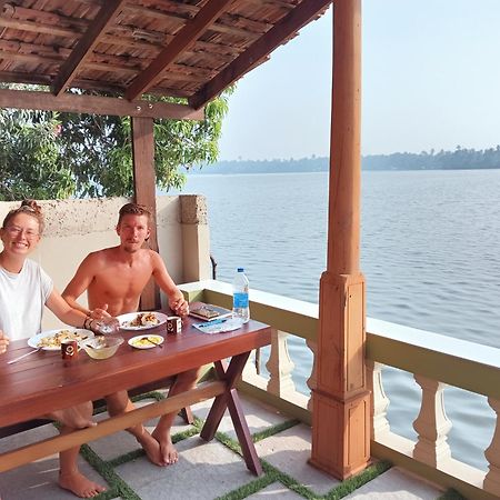 Sagar Beach Villas Home Stay Cseráj-part Kültér fotó